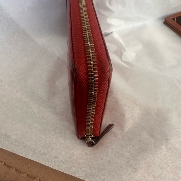 Vintage Gucci Glossy Red Leather Wallet - Picture 4 of 7